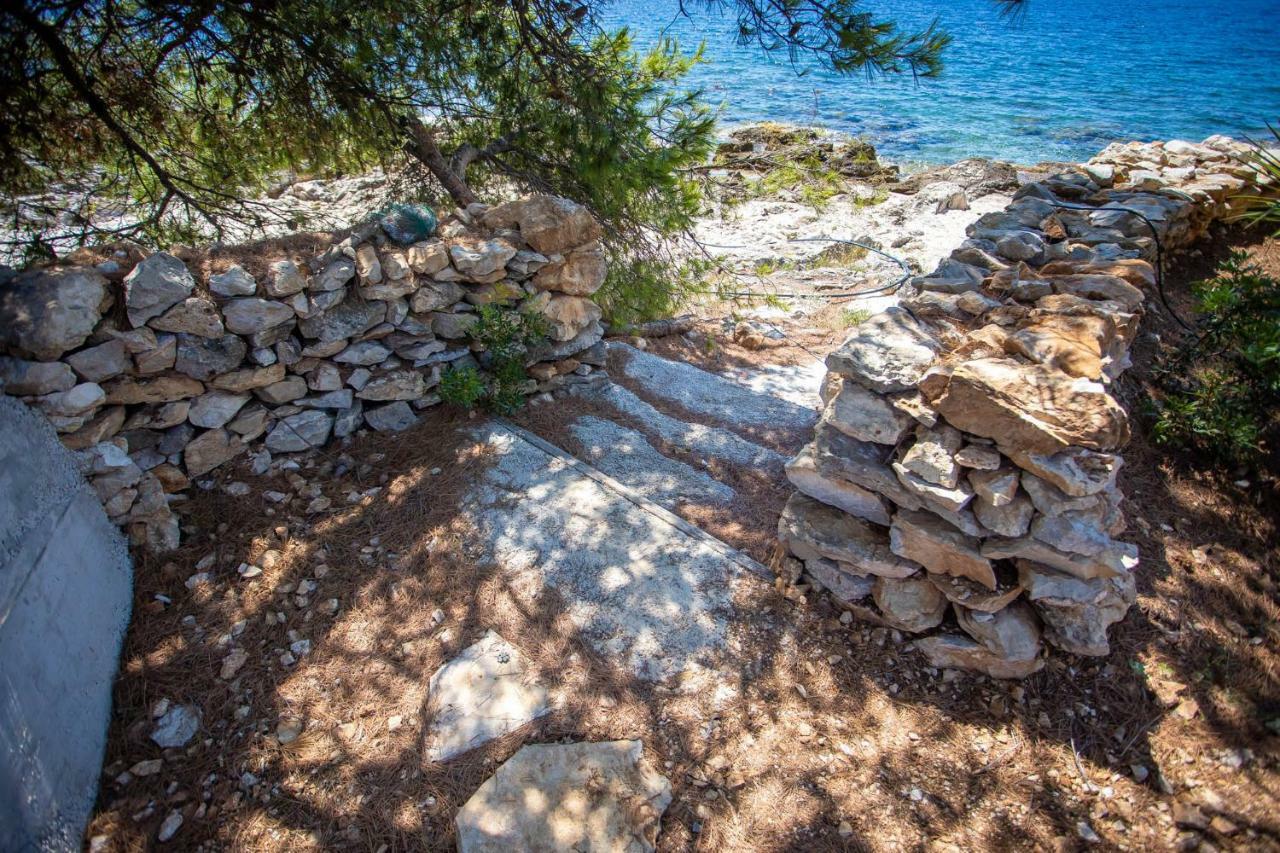 Obiteljska Kuca Za Odmor Futura Villa Milna  Buitenkant foto